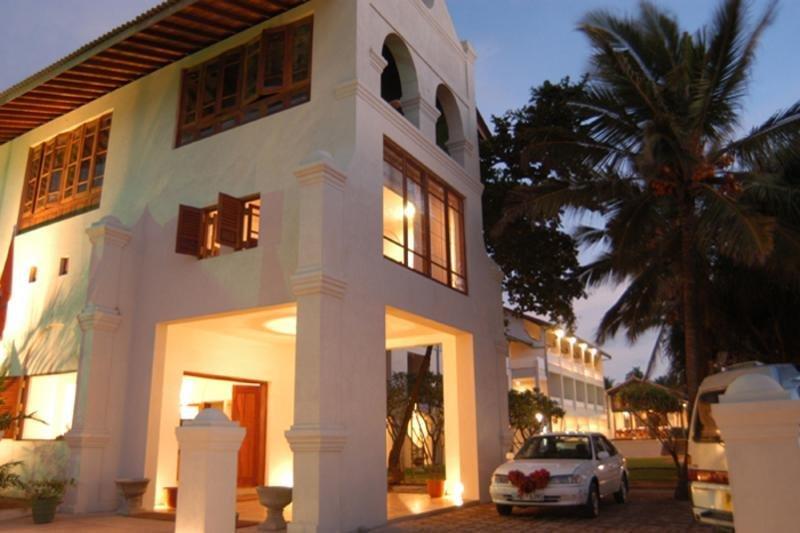 Hotel Sunset Beach ネゴンボ エクステリア 写真